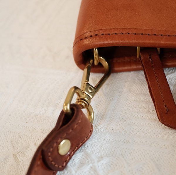 Cute Womens Small Tote Bag With Zipper Brown Leather Shoulder Bag - Image 12